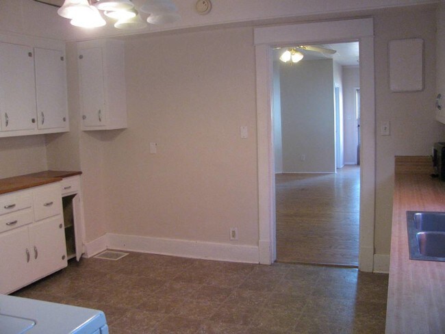 Photo - 710 W Stoughton Street