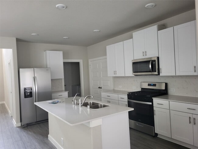 Photo - 5611 Madden Ln