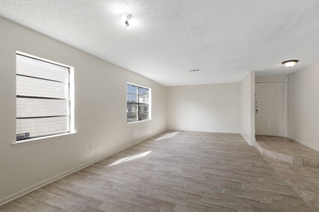 Photo - 4025 Glenmere Dr