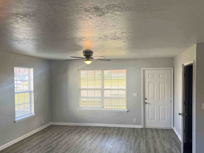 Building Photo - Cozy 3 Bedroom in Elizabethtown