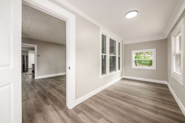 Photo - 960 Carpenter St