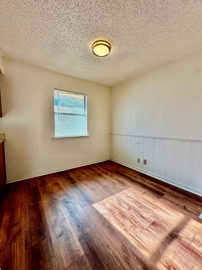 Photo - Bowie Trust-Mack Hollimon Duplex Unit 214 Mack Hollimon