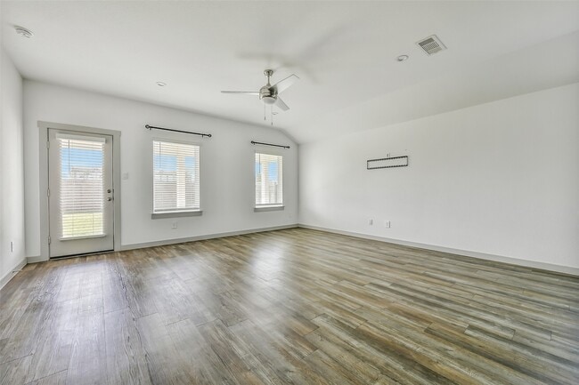 Photo - 1004 Great Barracuda Ln