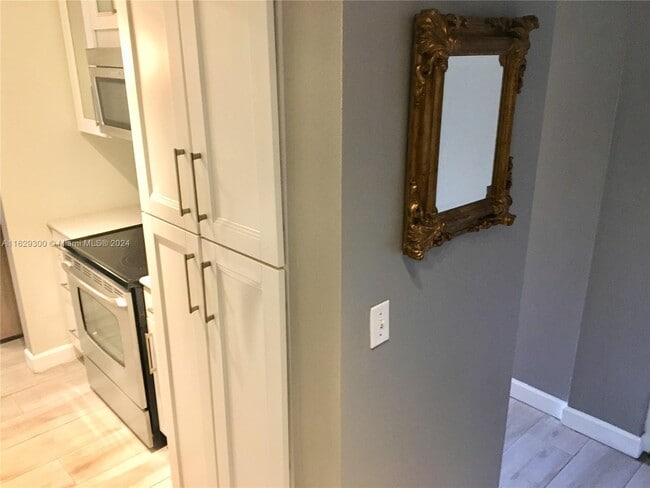 Photo - 7601 Dickens Ave Unit 202