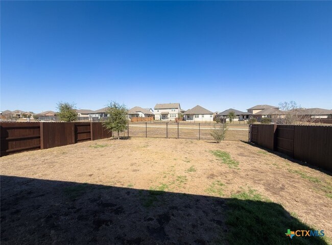 Photo - 139 Lyndon Dr