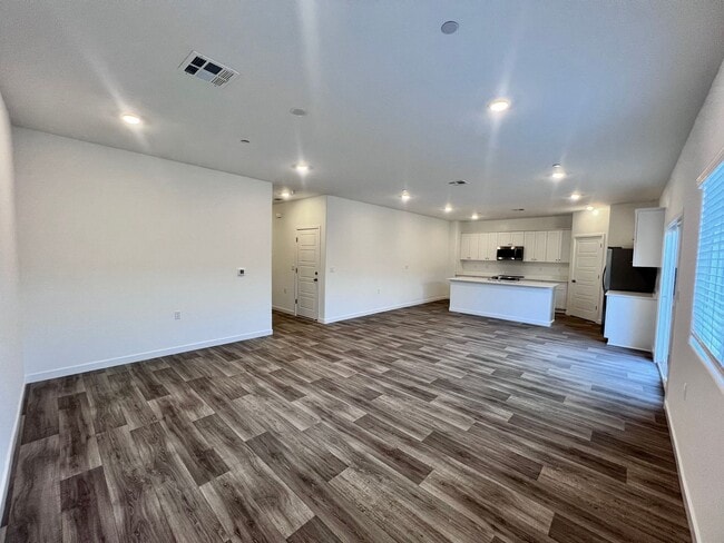 Photo - $3,500 Ashlan & Highland, 5 Bedroom House ...