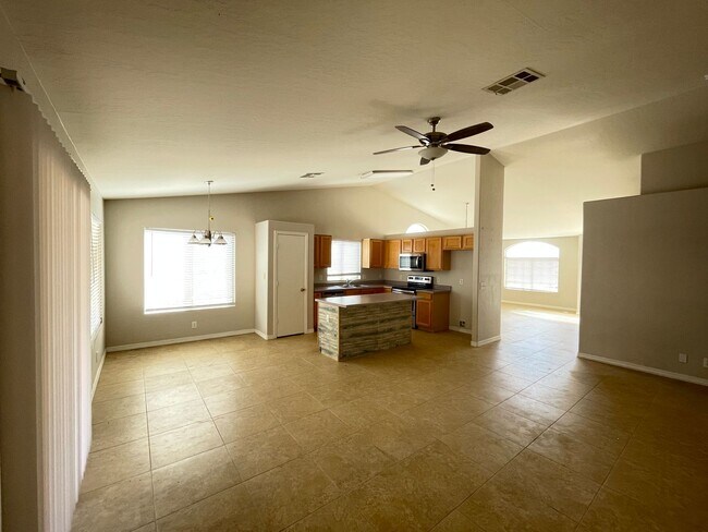 Photo - Location, Location, Location Gilbert 3+Den, 2 Bath, 2CG.