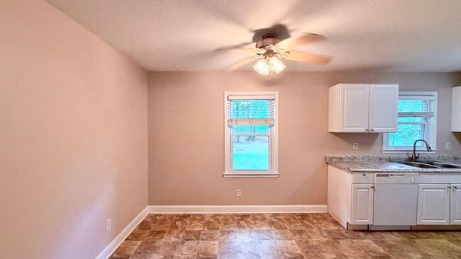 Photo - Lithia Springs 3 Bed-1 Bath Stepless Ranch, Private Lot, Carport