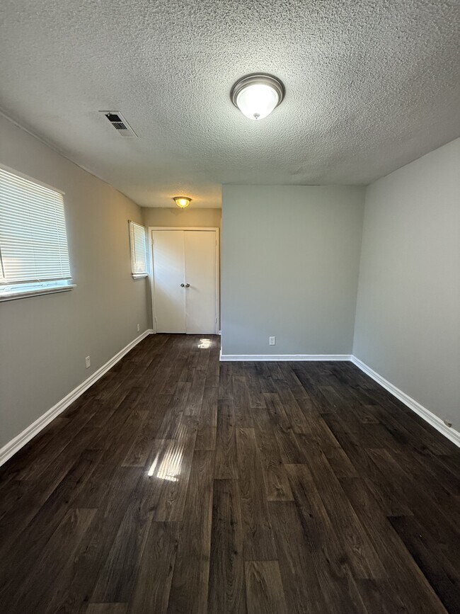 Photo - 3729 Maple Ave SW