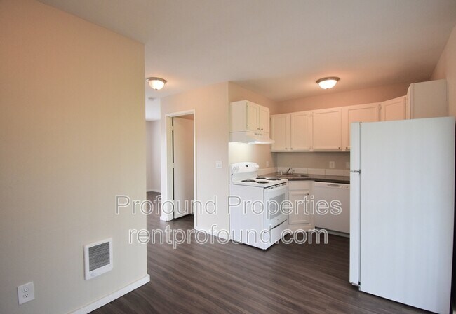 Photo - 738 NE 94th Ave