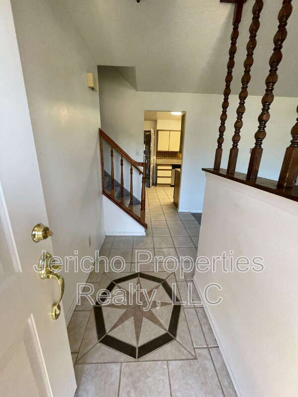 Photo - 1180 S Kline Way