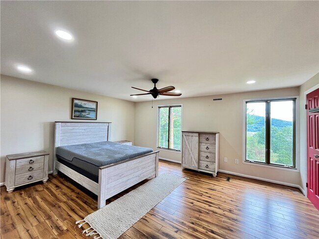 9 Harbour Ln