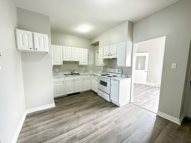 Building Photo - 10 Cedar St Unit 10 Cedar #3