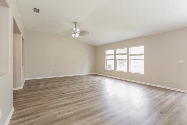 Photo - 2267 Brian Lakes Dr E