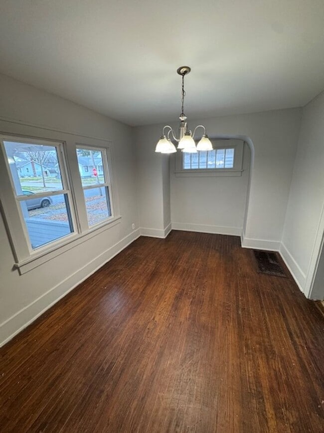 Photo - 3105 Alexander St