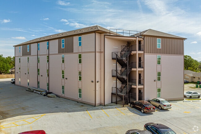 Photo - 2900 Wytchwood Dr.