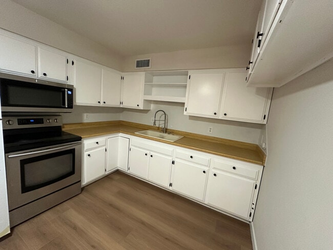 Photo - 740 Tiger Lilly Ln