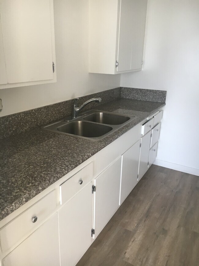 Photo - 2630 S Hobart Blvd Unit #7