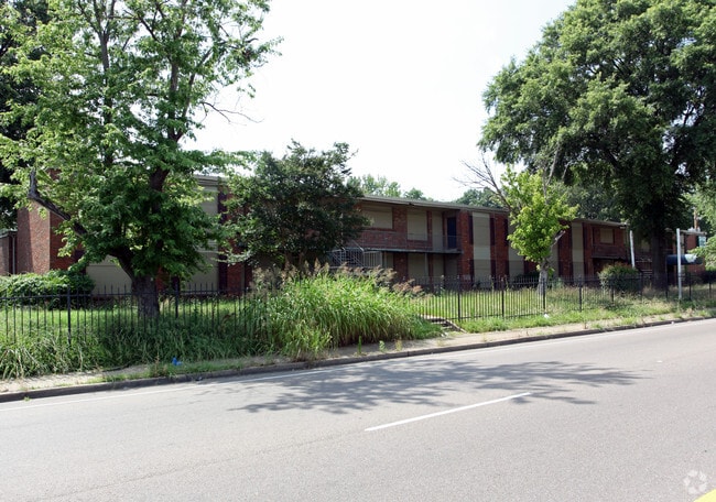 Photo - Watkins Manor