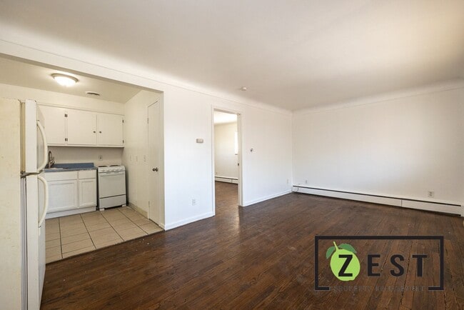 Photo - E Outer Drive Apartments