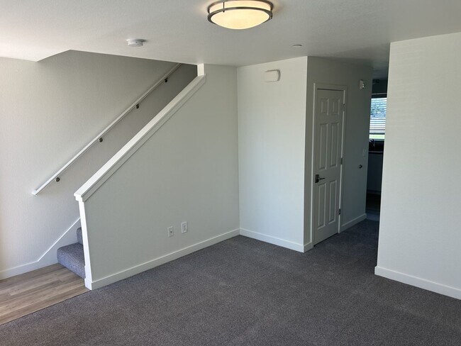 Photo - Spacious 2 Bed, 1.5 Bath, 900 Square Foot Apartment with Air Conditioning. Unit 14