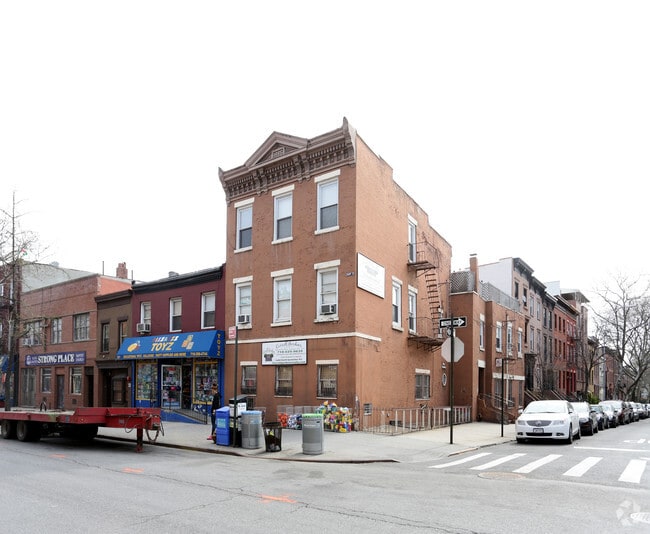 Photo - 283 Court St