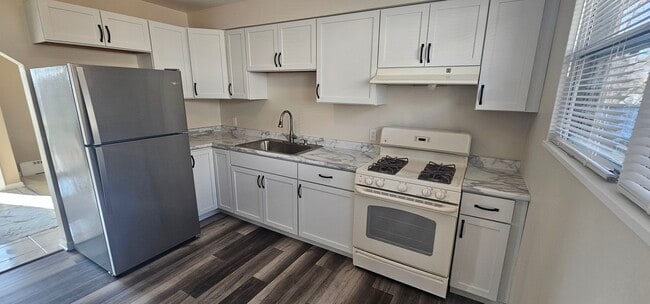 Photo - 1055 Kenmore Ave