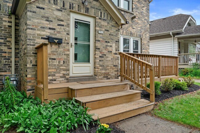 Photo - 1512 E Olive St