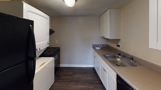 Photo - z-010124-Parkway Gardens