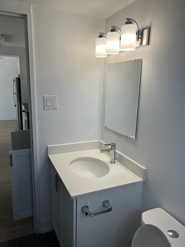 Photo - 2124 Ghent Ave Unit 105