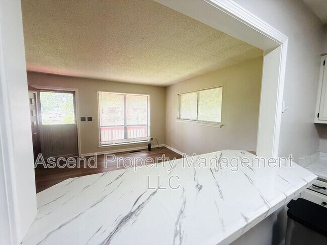 Photo - 3 Sheridan Rd Unit B