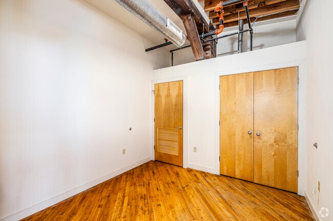 1BR, 1BA - 504SF - Bedroom