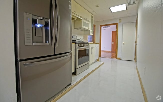 Building Photo - 344 Summer St Unit 1 Rental