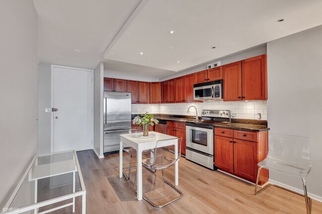 Photo - 1660 N La Salle Dr Unit 4006