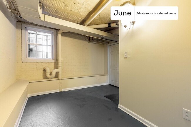 Photo - Room in Shared 4 bed/2 bath home Unidad D