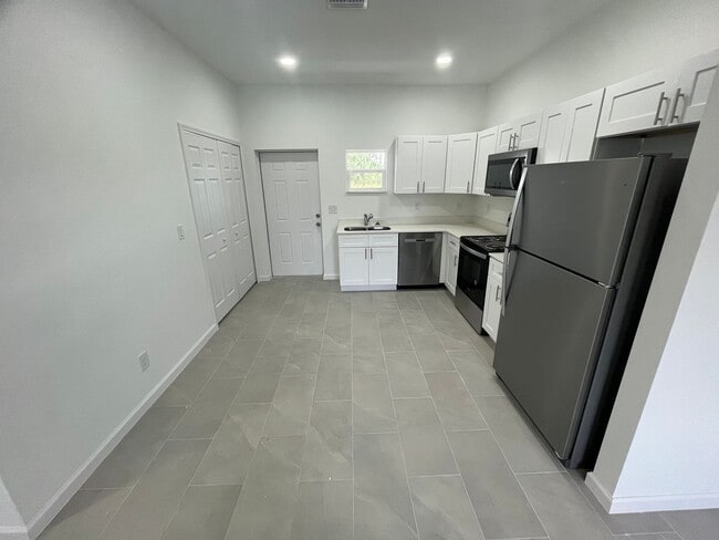 Photo - Bright & Modern 2 Bed-1 Bath Pet-Friendly Home in Desirable Lehigh Acres!