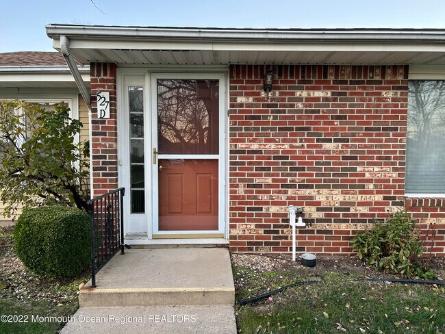 Photo - 527 Belford Rd