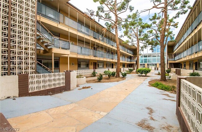 Photo - 356 E Desert Inn Rd Unit 324