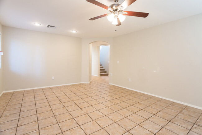 Photo - 8137 Finch Feather St