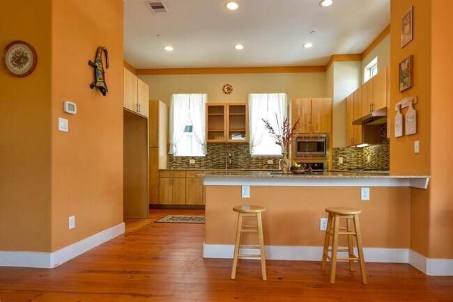 Photo - 1807 W Webster St