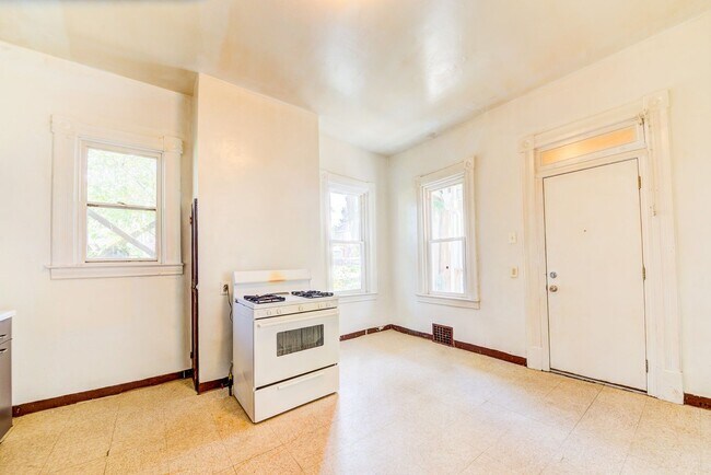 Photo - 744 Proctor Wy Unit Apt 1