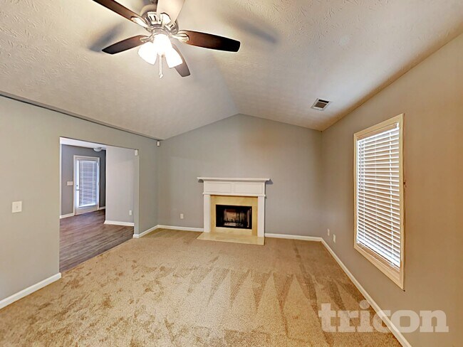 Photo - 140 Oak Meadows Dr