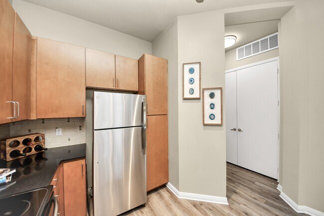 Photo - 5455 Richmond Ave.