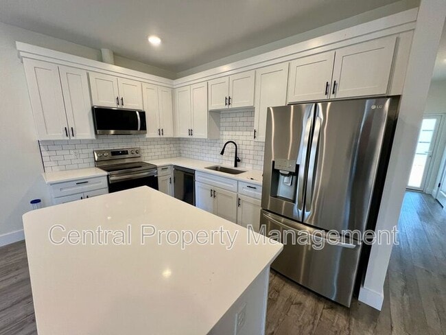 Photo - 30 Beverly Hills Dr