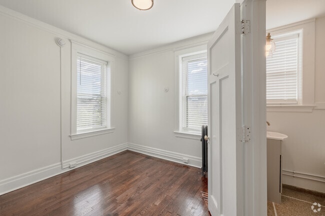 1BR, 1BA - 418SF - The Bradley - Bedroom