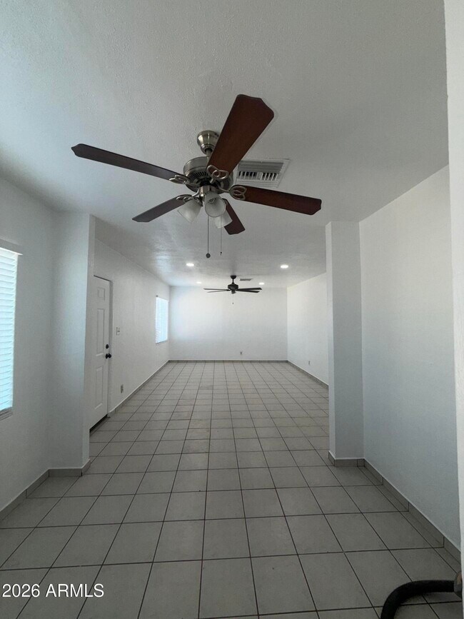 Photo - 3205 E Garfield St