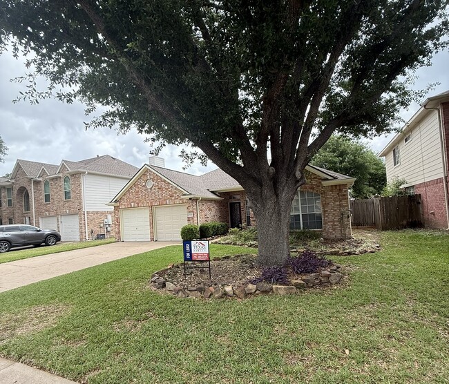 Photo - 2315 Glendavon Ln