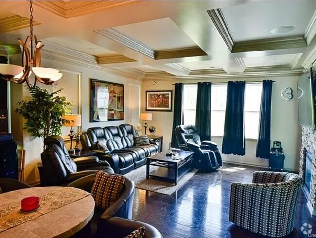 Building Photo - 80 Woodlake Dr Rental
