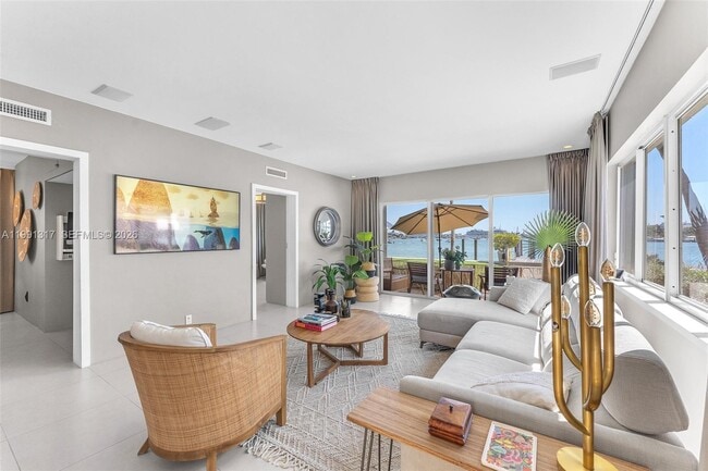 Photo - 1130 Venetian Way Unidad 1F