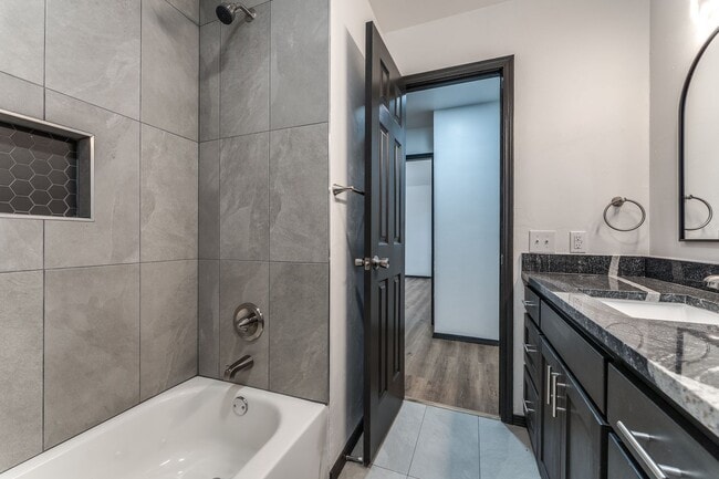 Photo - 321 NW 84th St